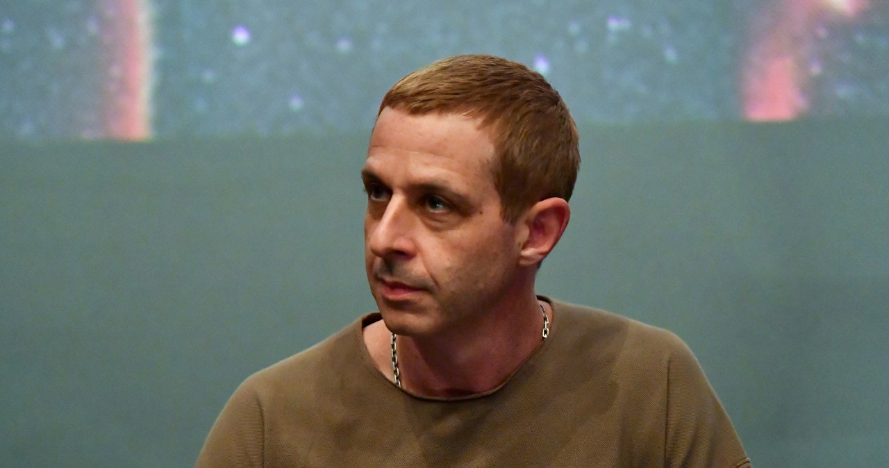 Jeremy Strong o roli Marka Zuckerberga. "Nie chcą go potępić"