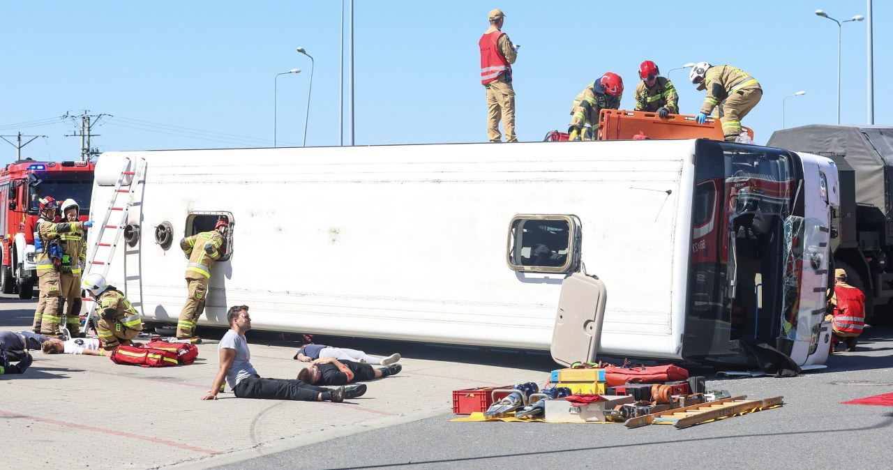 Taran na autostradzie A1. Służby zamknęły cały MOP