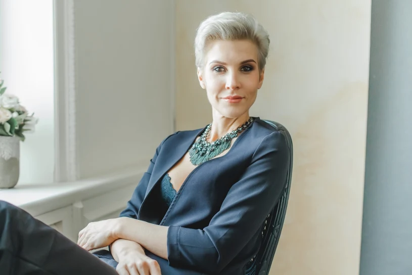 Twarz może zdradzać mniej lat, niż masz naprawdę. Liczy się siedem cech