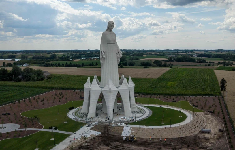 Fala krytyki, chodzi o pomnik w Matki Boskiej w Konotopiu. "Dziwactwo"