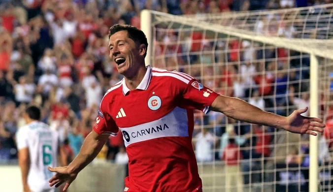 Lewandowski w akcji. "Strażacy" nie biorą jeńców. Piąta wygrana z rzędu 