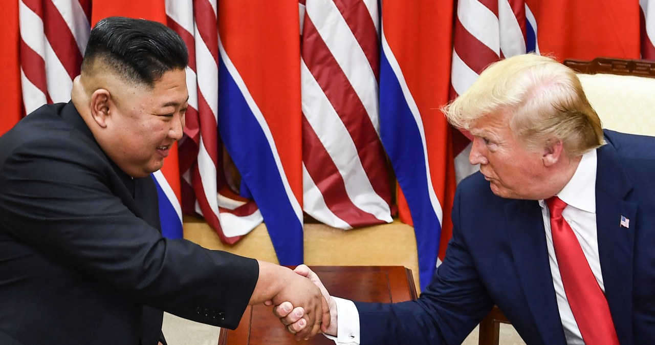 Trump tnie wydatki na ćwiczenia w Korei Południowej. W tle spór o Iran