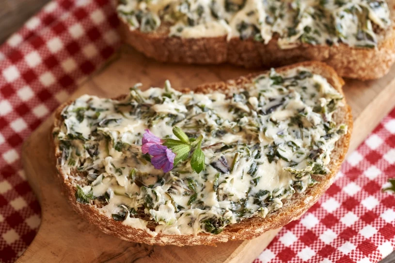 High-protein sandwich spreads as a deli meat alternative
