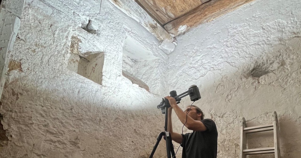 Niezwykłe odkrycie w piwnicy. Archeolodzy znaleźli średniowieczny statek