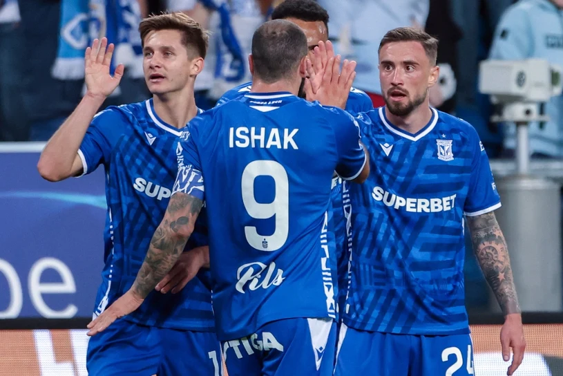 Nie tylko Mikael Ishak. Czterech piłkarzy. Lech poinformował przed Thun