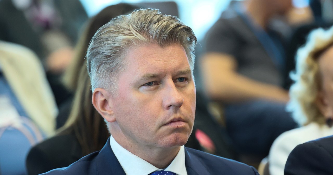 Kluby Radykalnego Centrum kolejną partią? Prof. Matczak odpowiada Kluby Radykalnego Centrum kolejną partią? Prof. Matczak odpowiada