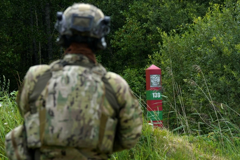 Tunel wykryty na granicy NATO. Zatrzymano kilkudziesięciu imigrantów
