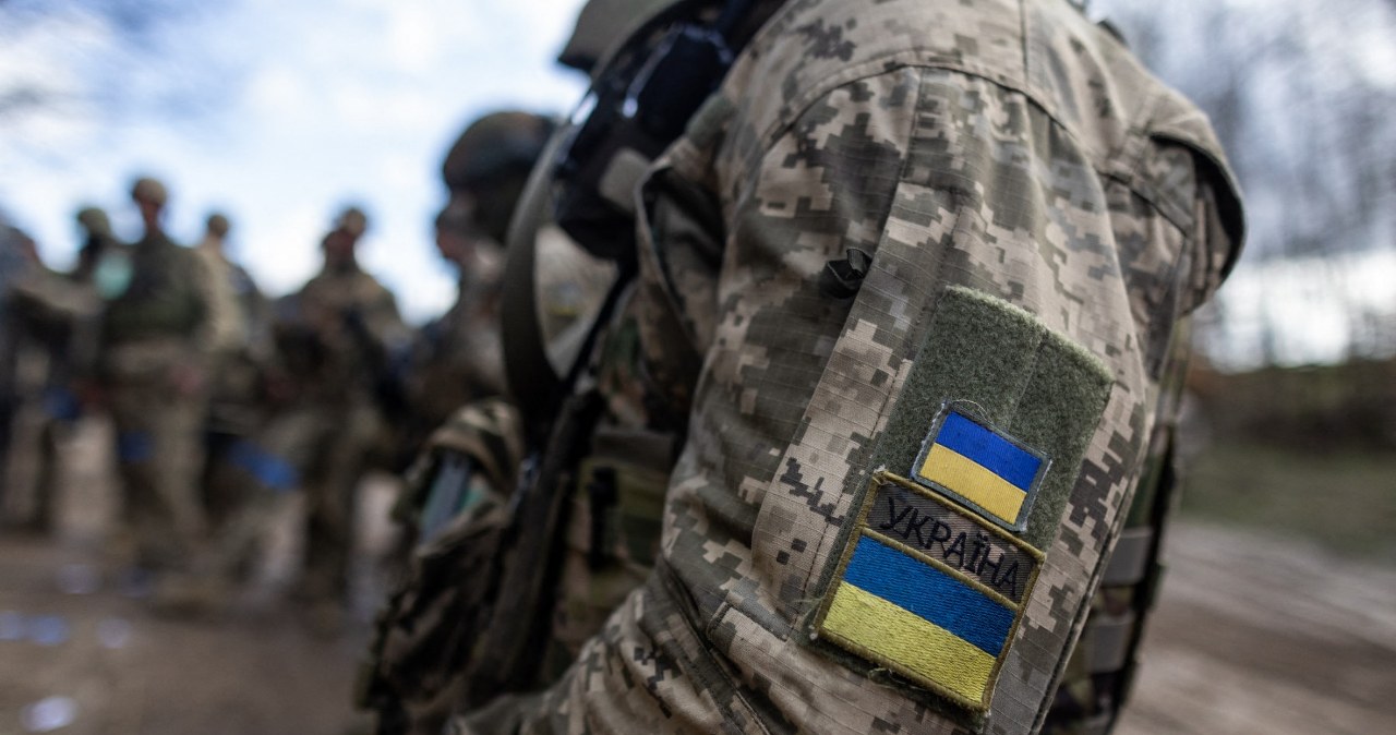 Wstrząsające sceny w Ukrainie. 30 cywilów rzuciło się na żołnierzy