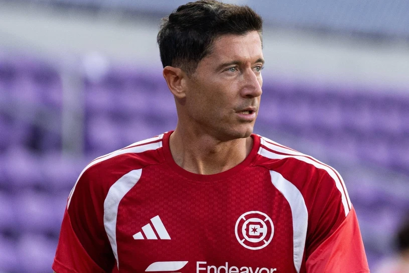 "Lewy" czekał do ostatniej chwili. Przerwał milczenie dopiero wieczorem