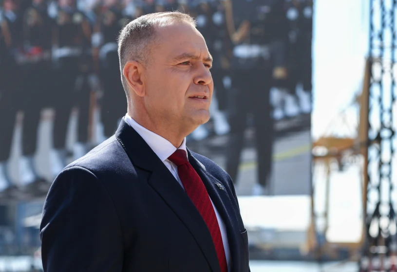 Poll: Poles split blame for Nawrocki's unkept promises between him and the coalition