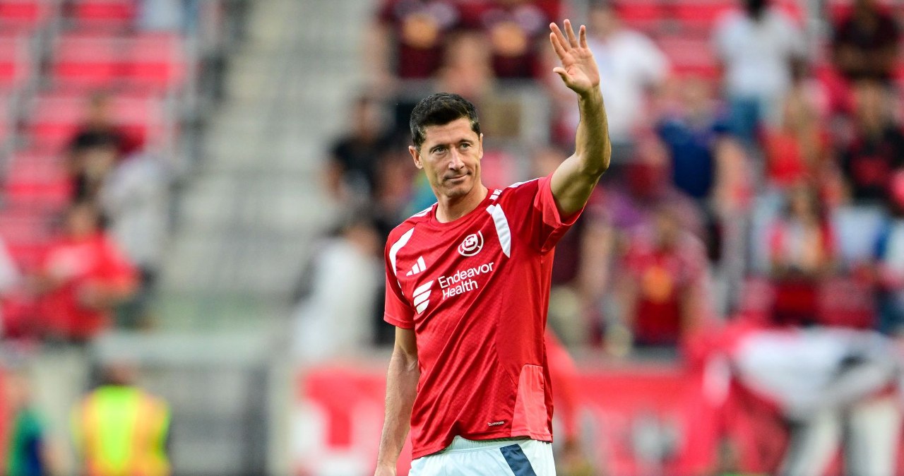Zespół Lewandowskiego wciąż bez porażki. Wyjątkowe przywitanie Polaka