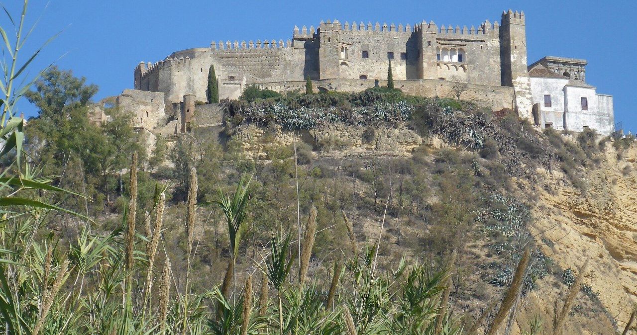 Posiadłość jak z bajki na sprzedaż. Castillo de Arcos w Andaluzji