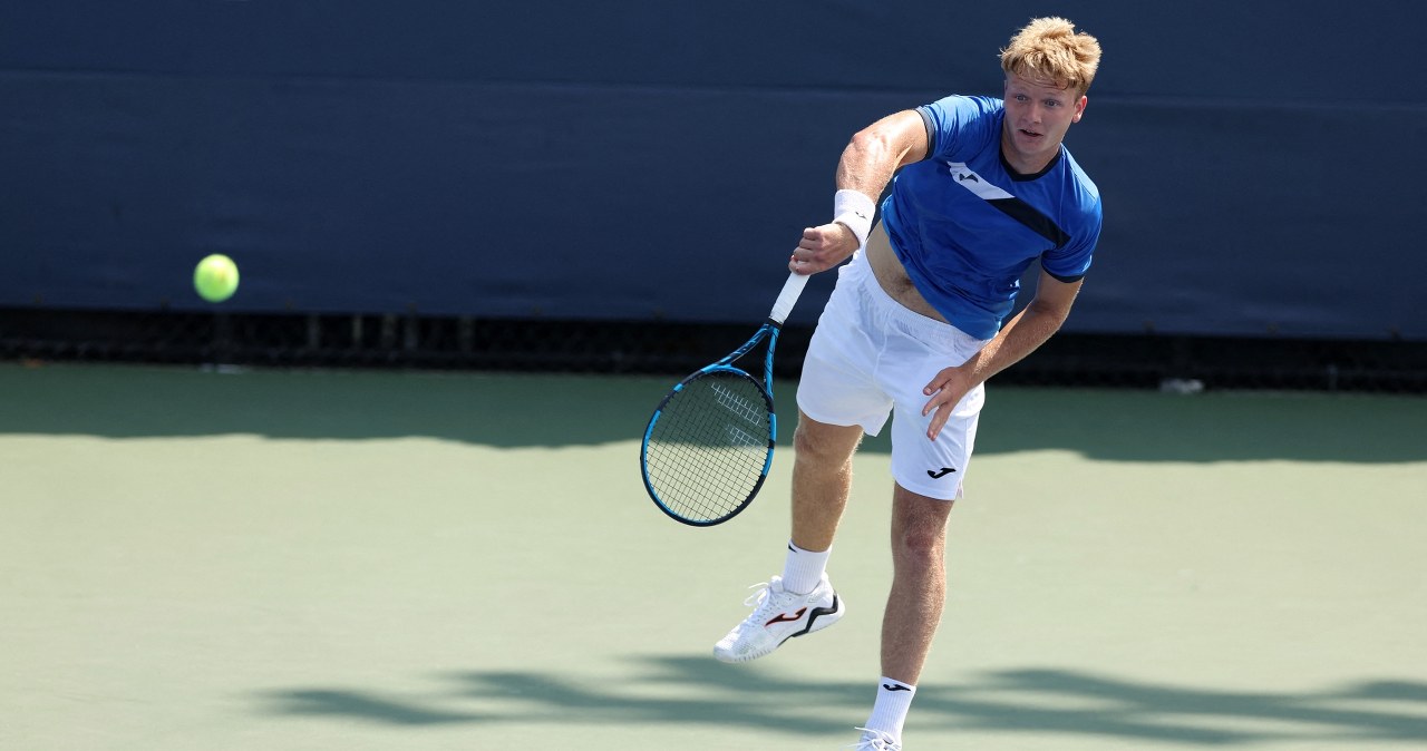 Polak wracał z 1:4 w 3. secie na US Open. Prawie trzy godziny walki o awans