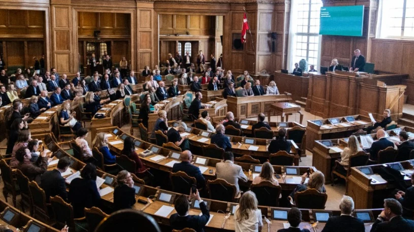 Polityczny spór w Danii. "Ksiądz na telefon" dla parlamentarzystów
