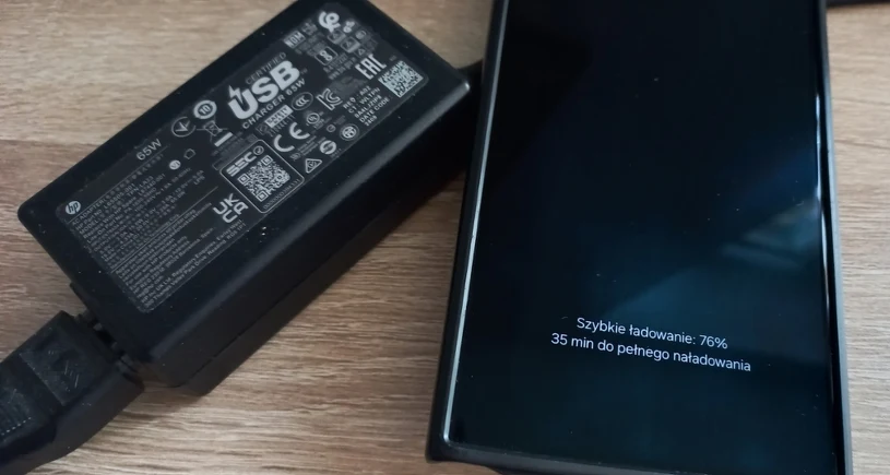 Czy ładowarka USB-C od laptopa może uszkodzić baterię telefonu?