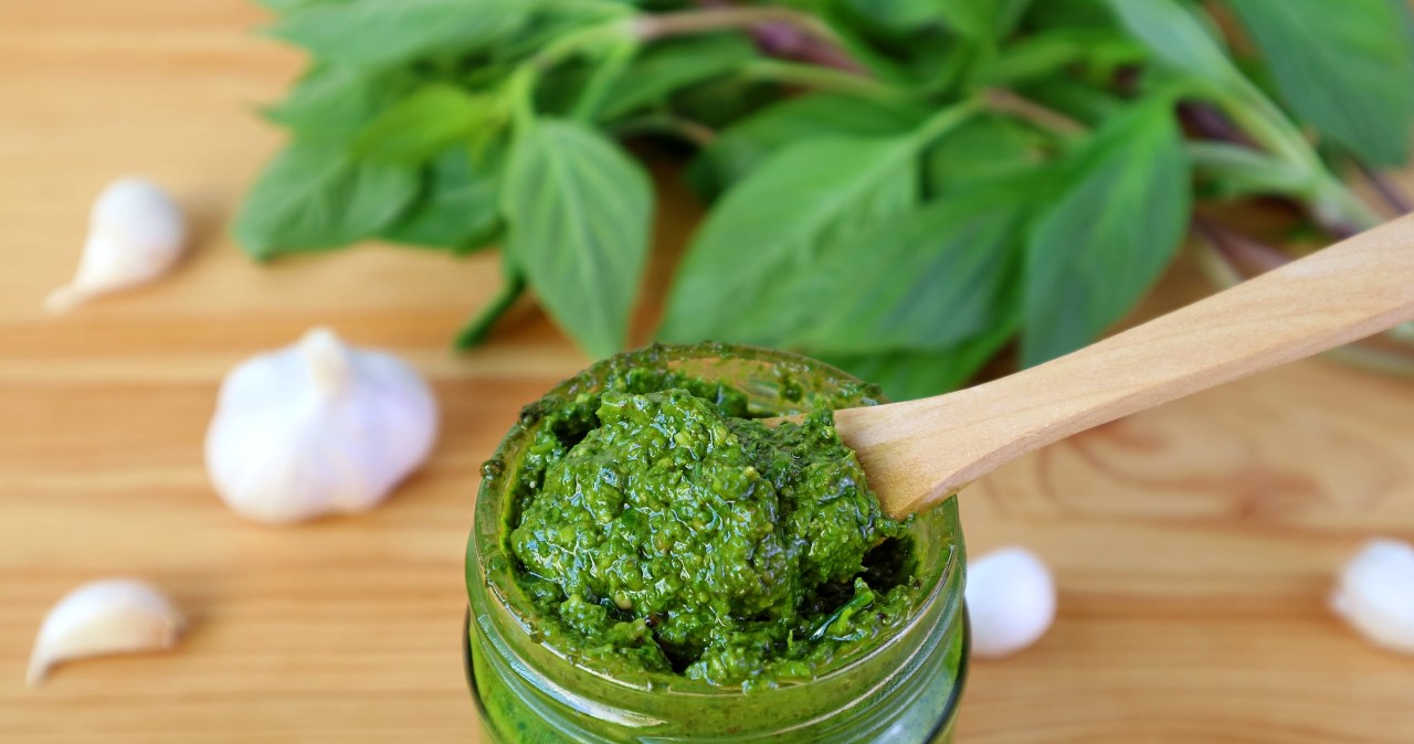 Pesto z tego warzywa jest pyszne i lekkie. Właśnie trwa na nie sezon