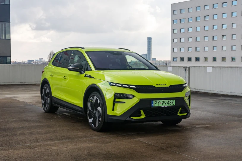 Skoda Elroq to ulubieniec Europy. 5,4 s do setki i parasol w drzwiach