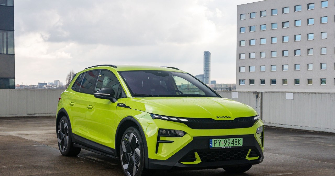 Skoda Elroq to ulubieniec Europy. 5,4 s do setki i parasol w drzwiach