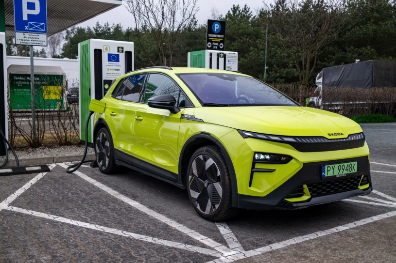 Europa rzuciła się na elektryki. W Polsce sprzedaż spadła o 22 proc.