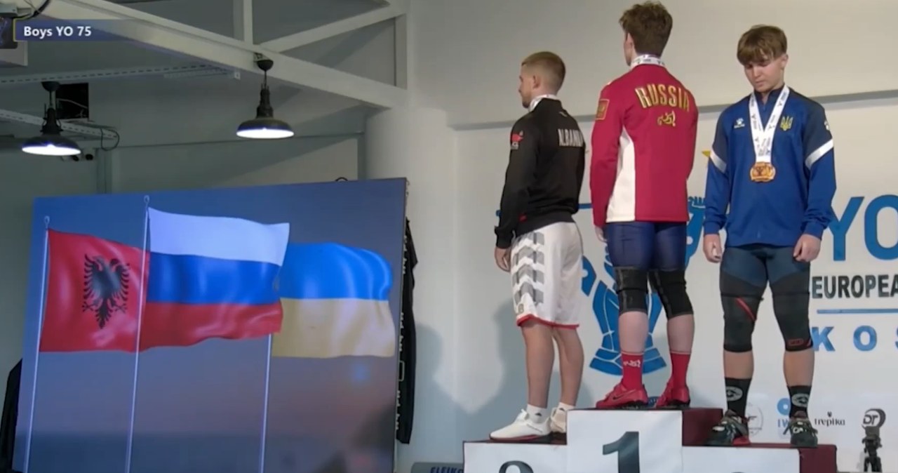 Ukrainiec został na podium, gdy grali rosyjski hymn. Zaprotestował inaczej
