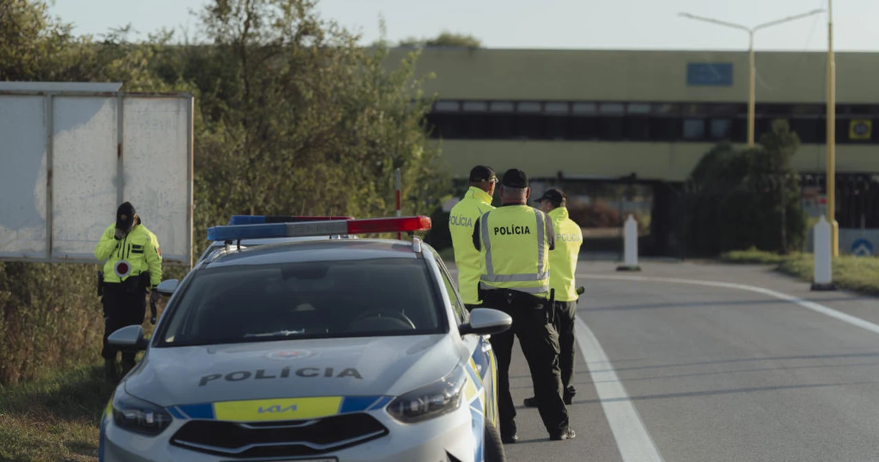 Zdjęcie do aktualności: Próba podpalenia fabryki na Słowacji. Ujawniono narodowości podejrzanych