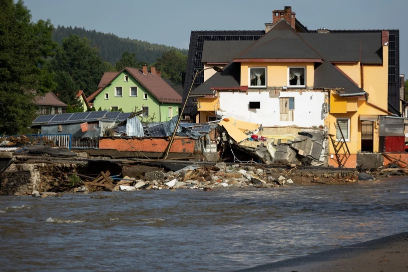 Działania służb na Dolnym Śląsku. Kolejny ruch ws. pomocy dla powodzian