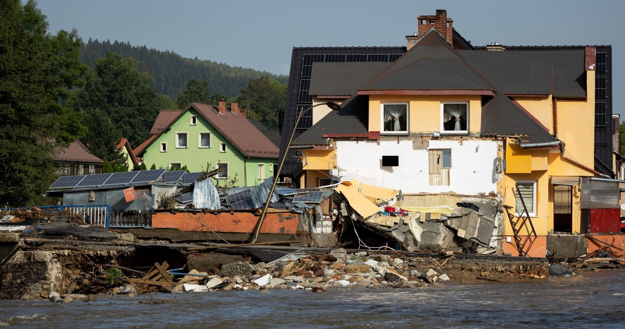Działania służb na Dolnym Śląsku. Kolejny ruch ws. pomocy dla powodzian