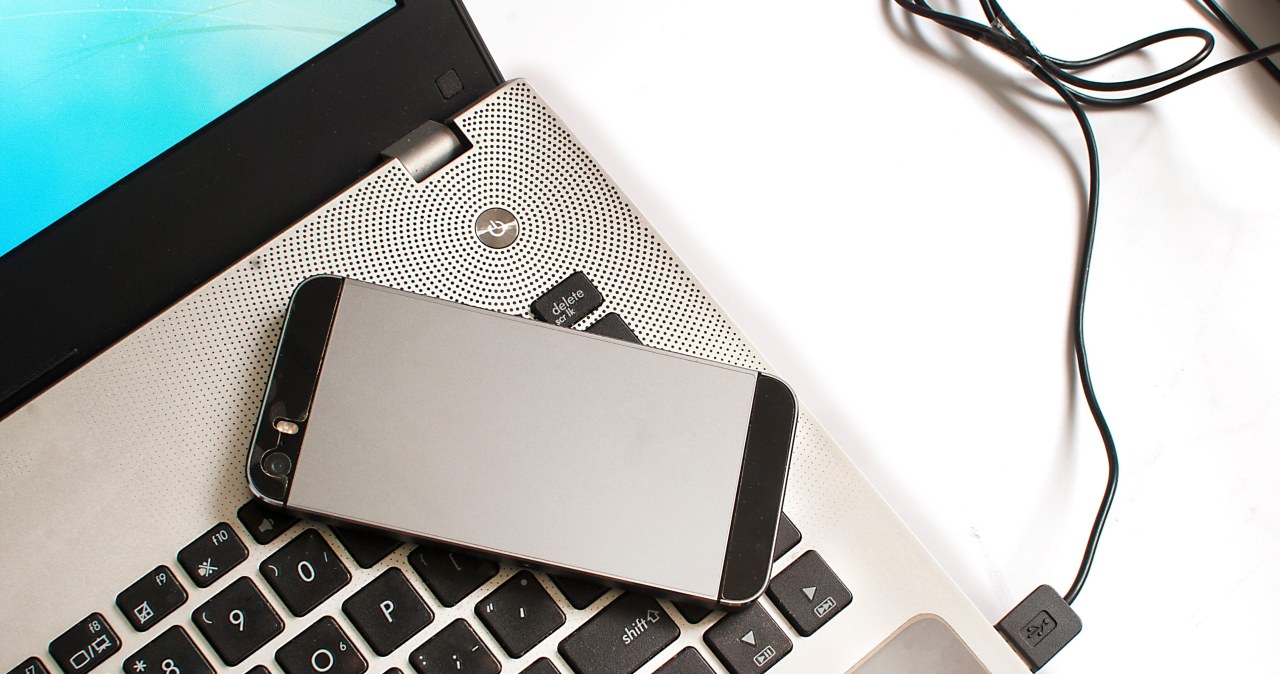 Jedna ładowarka USB-C do telefonu i laptopa. Czy to zadziała?