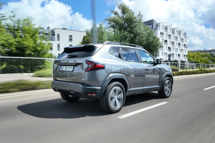 Dacia Duster z LPG jest teraz mocniejsza, ale 100 km przez cały czas przejeżdża za 23 zł
