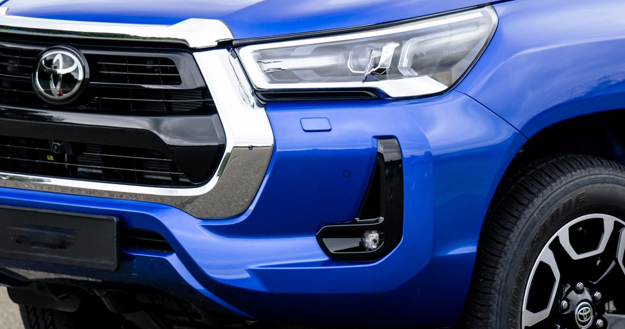 Toyota wyprzedaje Hiluxa. Prawie 45 tys. zł oszczędności na bogatej wersji