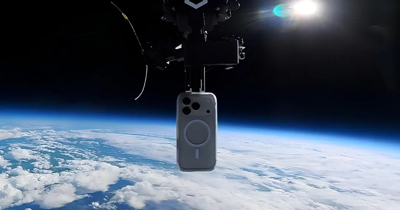 Zrzucili iPhone'a ze stratosfery. Przetrwał upadek z wysokości ponad 30 km