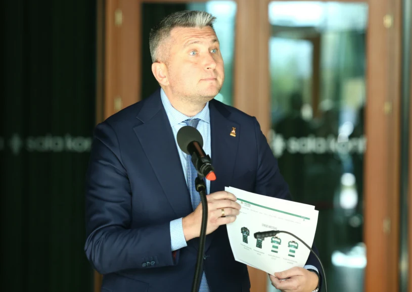 "Nie jestem na liście Piesiewicza". Person komentuje rewelacje Piesiewicza