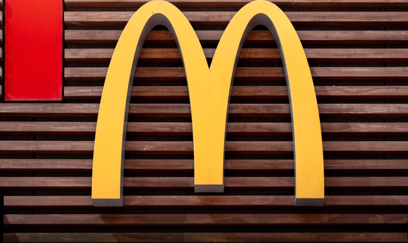 McDonald's zaskoczył fanów. W Happy Mealu pojawiła się nietypowa kolekcja
