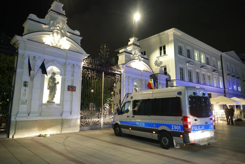 Zbrodnia na Uniwersytecie Warszawskim. Sąd umorzył postępowanie