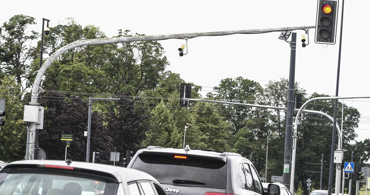 System Red Light bez litości. Kiedy kamera robi zdjęcie?