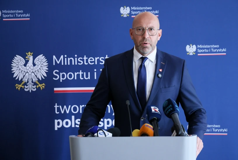 Minister sportu reaguje na aresztowanie Piesiewicza. "Dramatyczna sytuacja"