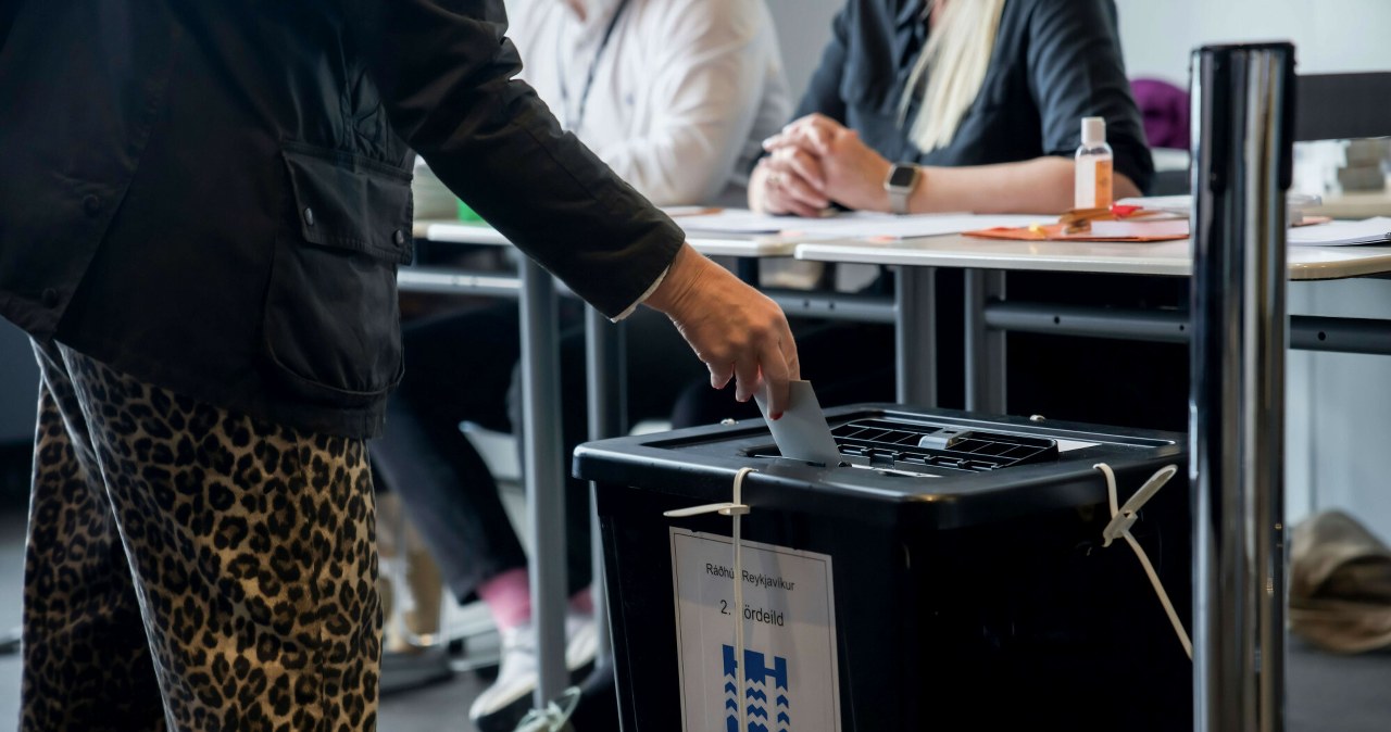 Islandia. Trwa liczenie głosów po referendum w sprawie UE. Minimalna przewaga
