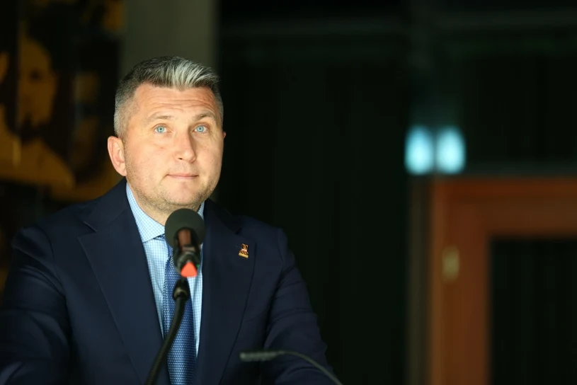 Piesiewicz w areszcie, MKOL pisze do członków PKOL. Media o treści listu
