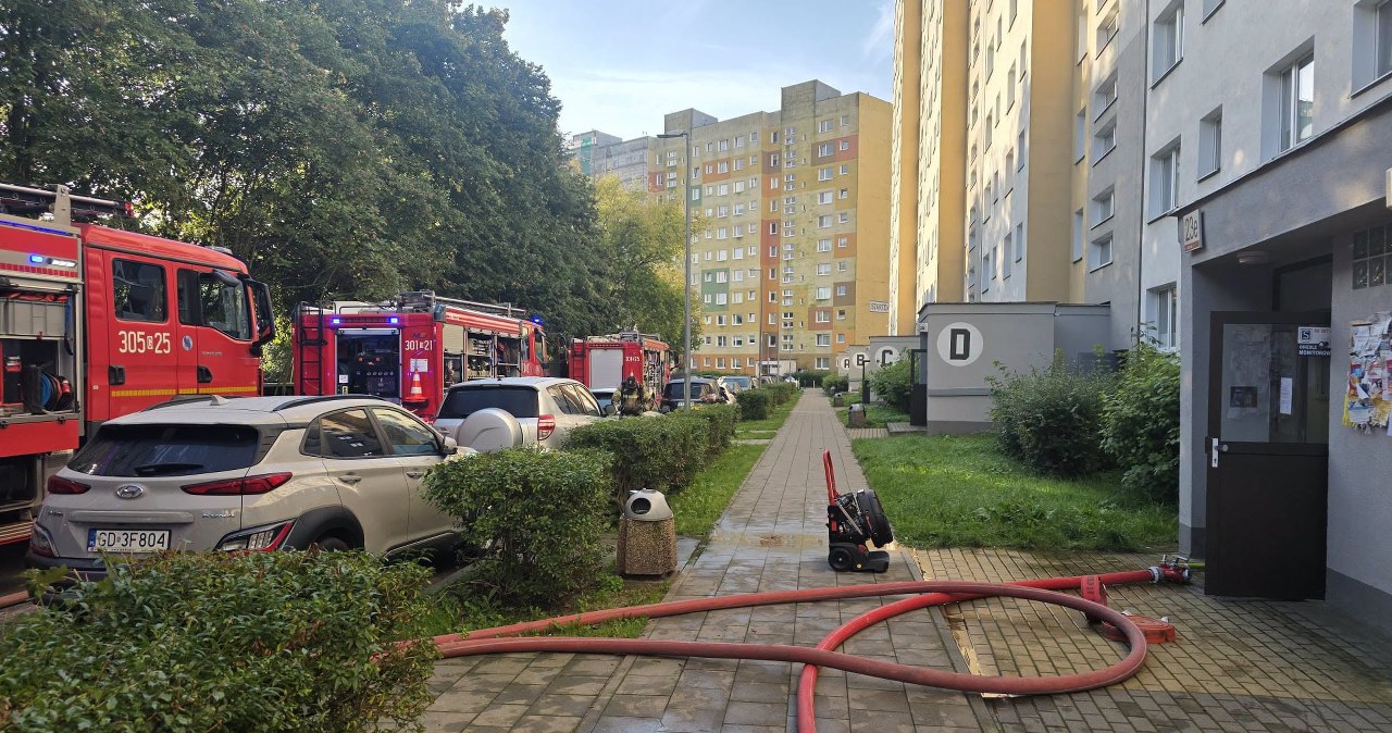Gdańsk. Pożar mieszkania. Mieszkańców zaniepokoił dym, nie żyje kobieta