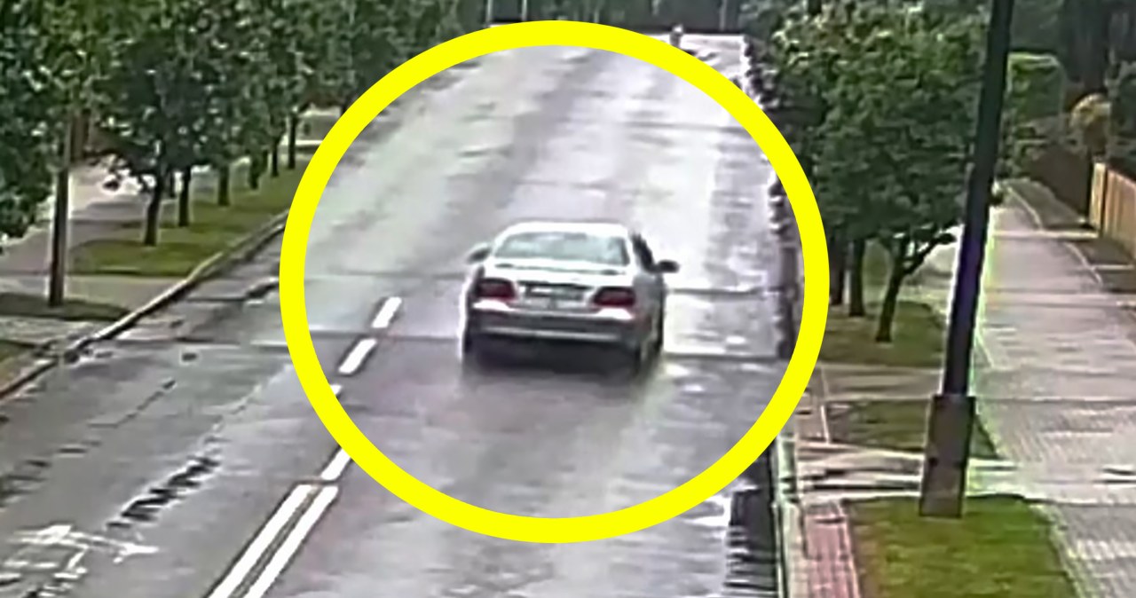 Wysiadł z Mercedesa w trakcie jazdy. Samochód uderzył w płot