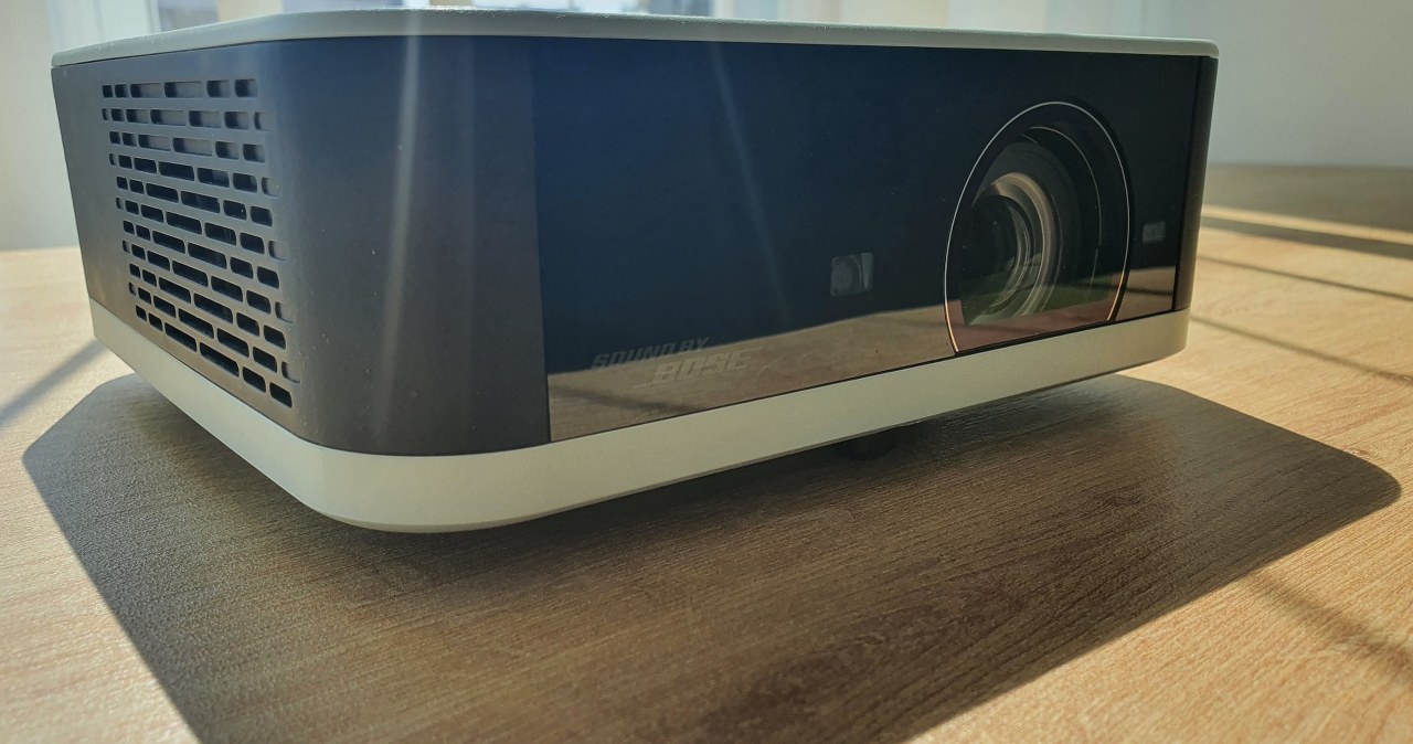 Epson Lifestudio Pop EF-61G: Niewielki projektor, który potrafi zaskoczyć