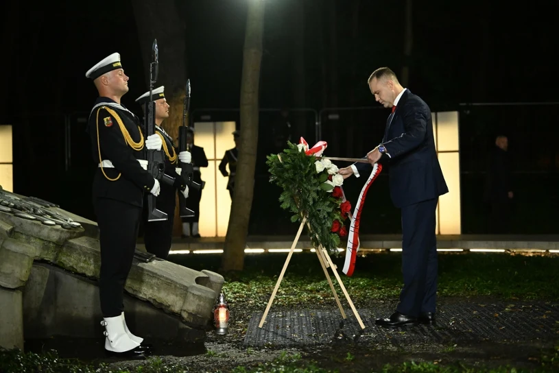 Prezydent żąda reparacji na zbrojenia. Chce uniknąć "zachodnich kredytów"