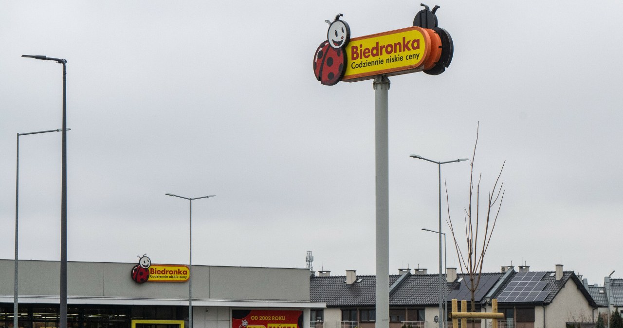 Duża zmiana na parkingach Biedronki. Klienci odetchną z ulgą