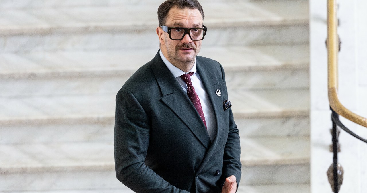 Media: Łukasz Mejza stracił prawo jazdy. Poseł reaguje: Bzdura