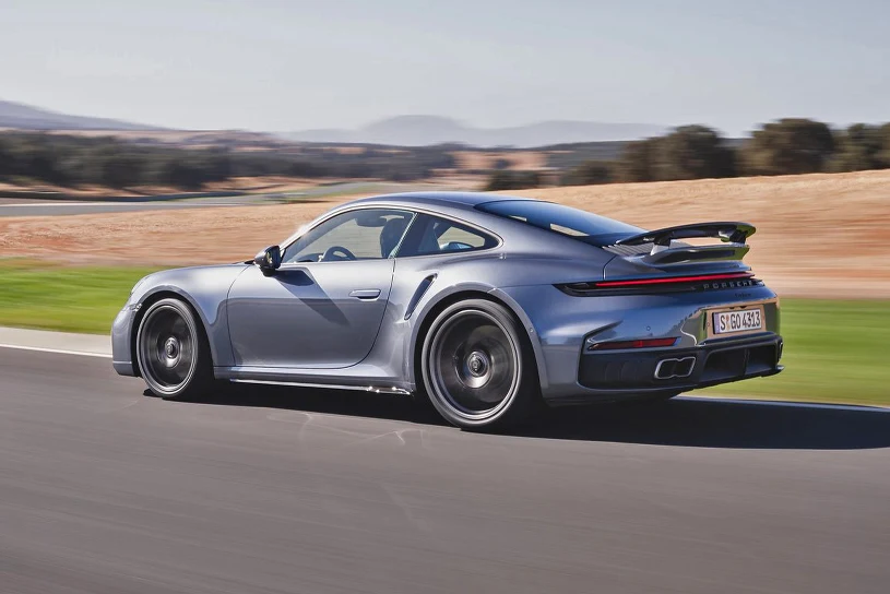 Porsche 911 dostanie jeszcze mocniejszą wersję. Będzie też nowy SUV i supercar