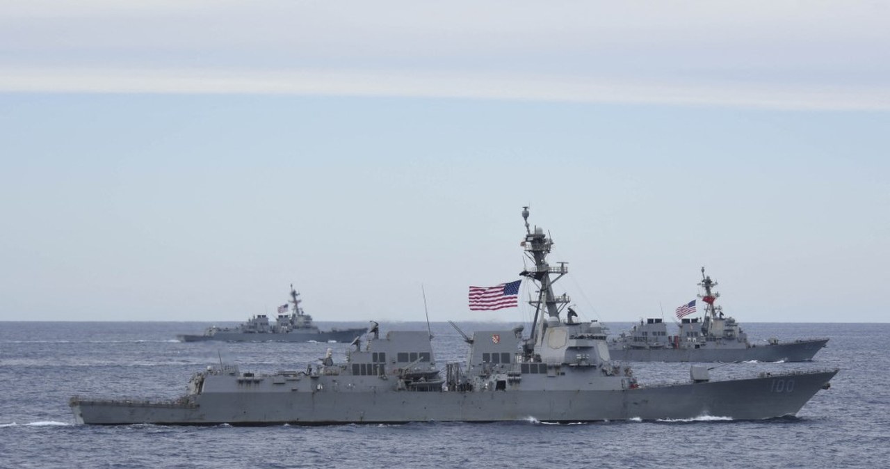 Bliski Wschód. USA uderzają w Iranie. Nowa fala ataków w rejonie cieśniny Ormuz Bliski Wschód. USA uderzają w Iranie. Nowa fala ataków w rejonie cieśniny Ormuz