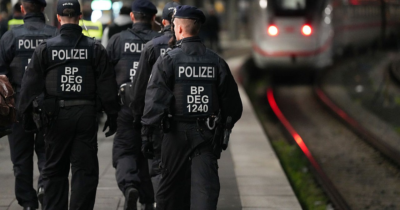 Wybuch na dworcu kolejowym w Niemczech. Eksplozja w środku nocy, są ranni