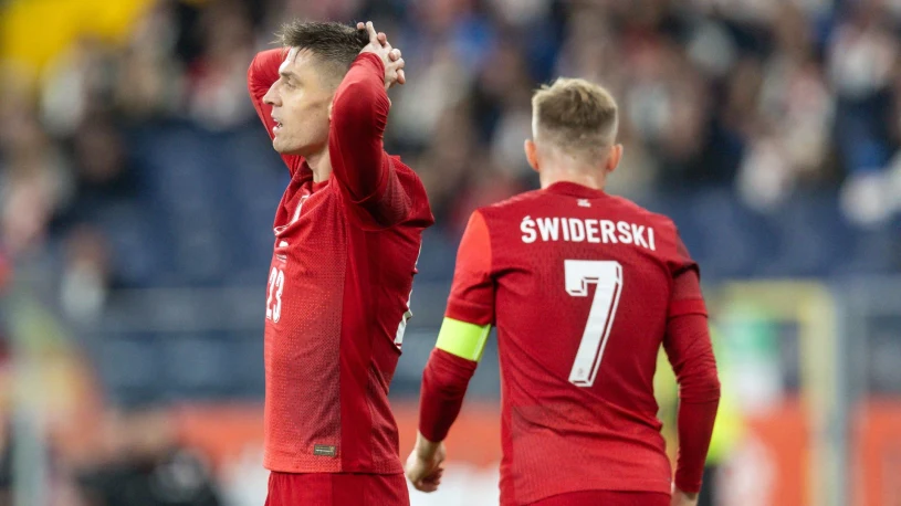 Piątek zmuszony do wyprowadzki, trwa wyścig z czasem. Polska traci gwiazdy