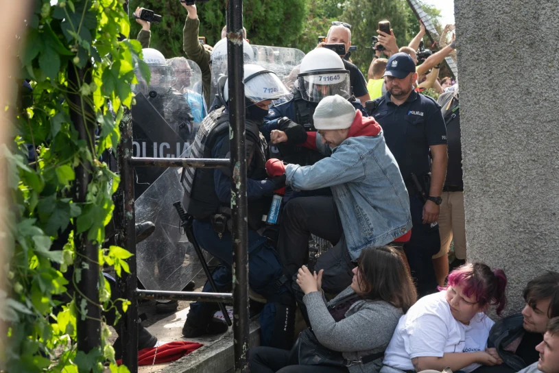 Politycy reagują po protestach w Poznaniu. Padły zarzuty wobec Kościoła