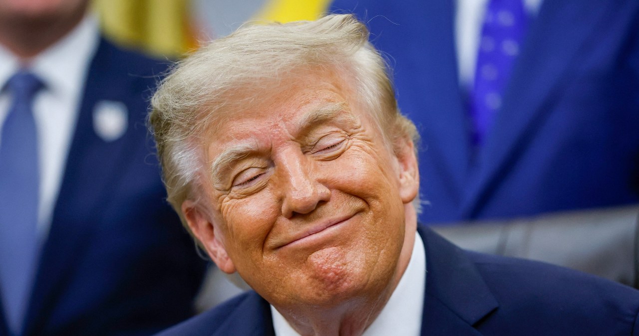 Szał na złote monety z Trumpem. Tworzą się wirtualne kolejki